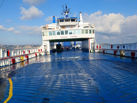 Sbarcano a Messina con 12 kili di cocaina in auto: arrestata coppia di catanesi