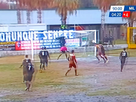 La capolista Nuova Igea Virtus, espugna nel derby il Marco Salmeri di Milazzo con una rete di Flores