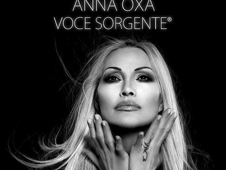 Barcellona si prepara ad accogliere il 15 agosto la bravissima cantante Anna Oxa a Piazza Delle Ancore