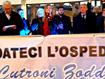 Asp Messina se non aprite il Pronto Soccorso questi che vedete sul podio "non vi lasciano in pace"