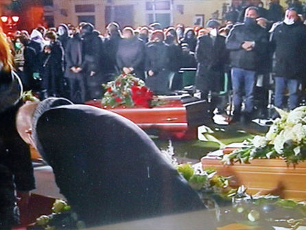 >I funerali delle vittime della strage di Ravanusa<