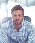 Dyn gyda Chrys Brith