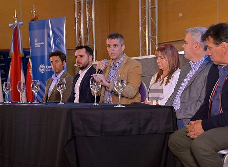 Cresto anunció un aporte especial de cien mil pesos para los trabajadores municipales de Concordia