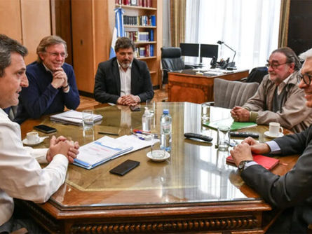 Massa visitaría Entre Ríos esta semana para anunciar compensaciones a productores porcinos y avícola