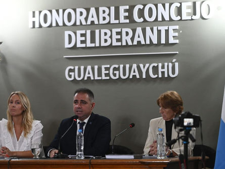 Davico anunció la eliminación de tasas, el cese de la rehabilitación comercial y redujo la planta política a la mitad