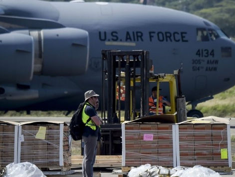 EEUU ayuda a los países más afectados por el Covid: llegan 50 mil bolsas negras