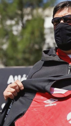 Urgente: La última cama que queda en Rosario es la que le hicieron los jugadores a Burgos