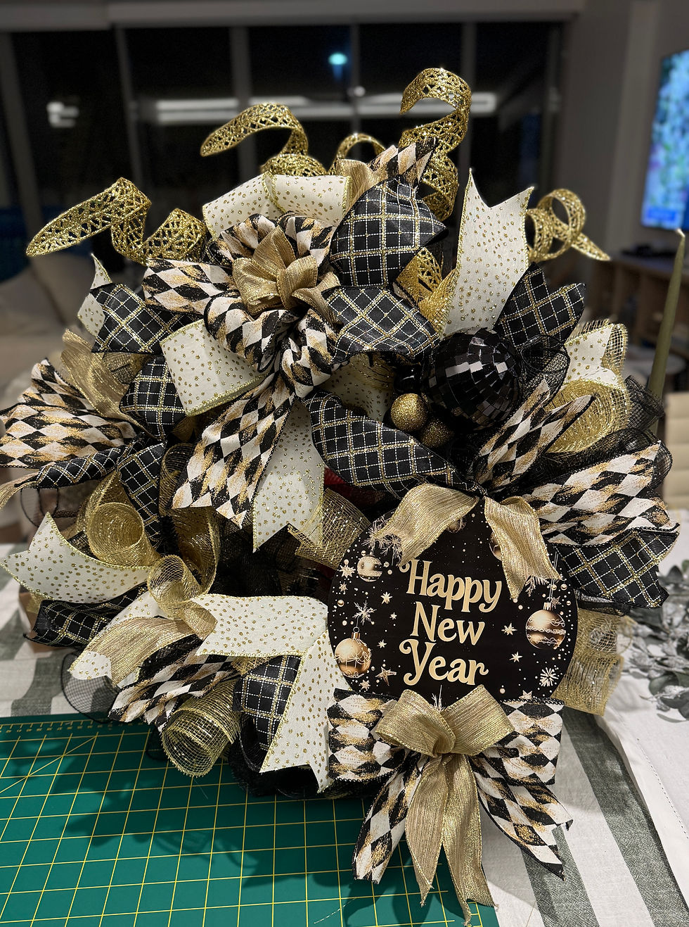 Thumbnail: Black & Gold Happy New Year Wreath