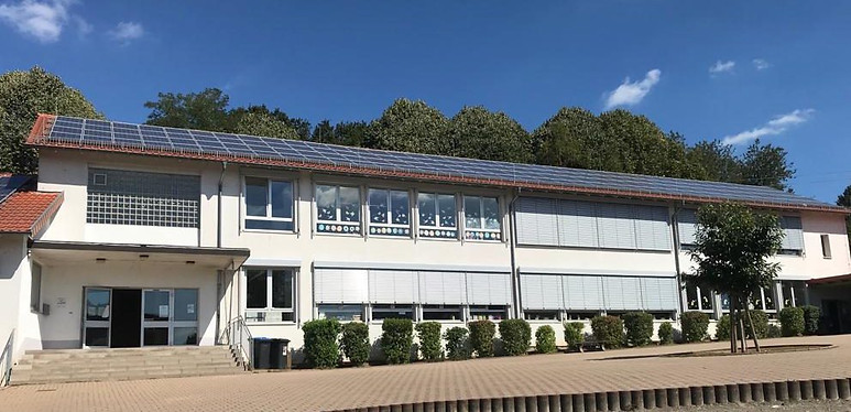 Grundschule-Neumünster-Eingang-e1567866801239-1024x480.jpeg