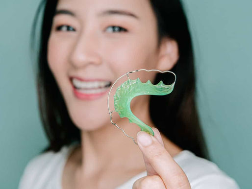 what is a dental retainer?