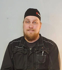 Autokopa ky e-Expert ja mekaanikko Tuomas Kuusela