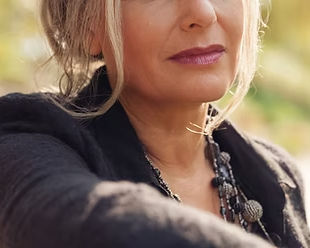 Vrouw, peinzend