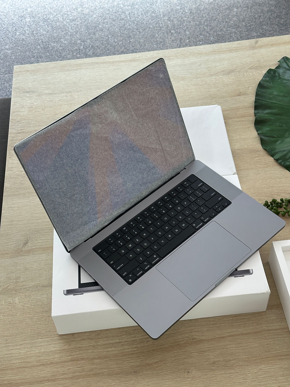 Miniatura: MacBook Pro (M1 Pro) 16" 512GB SSD 16GB Space Gray (Seminovo)