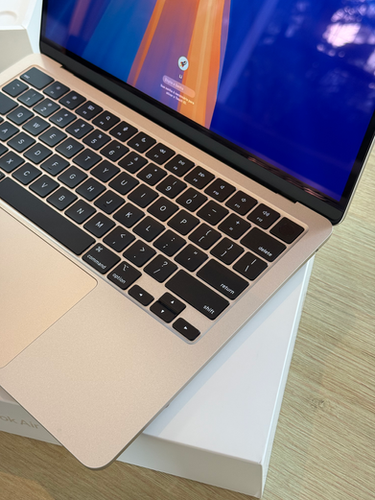 MacBook Air M2 13.6
