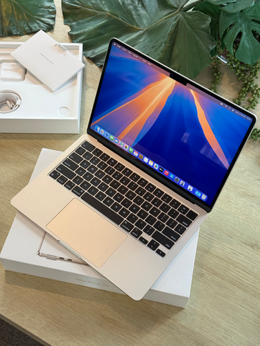 MacBook Air M2 13.6