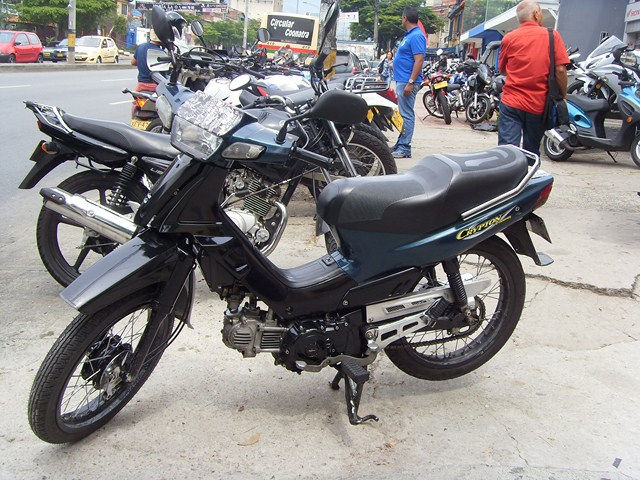 YAMAHA CRYPTON VERDE-NEGRA 2004