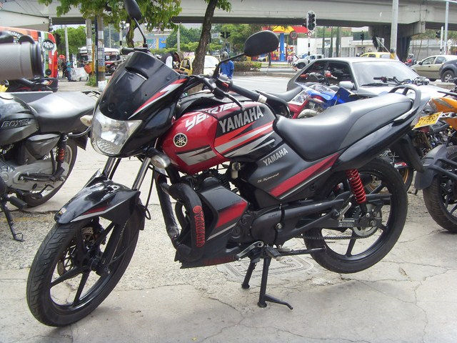 YAMAHA YBR 2011