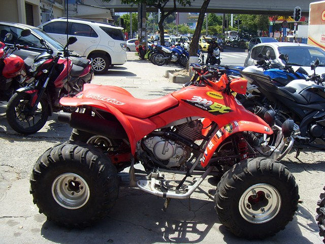 HONDA FOURTRACK ROJA 1993