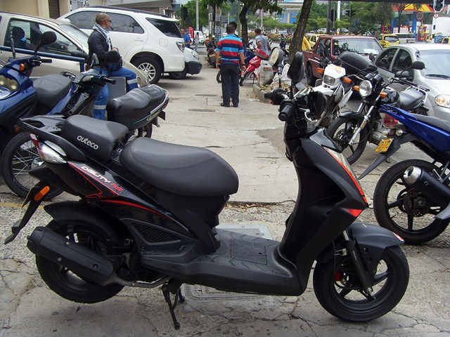 KYMCO AGILITY RS NAKED NEGRA 2012