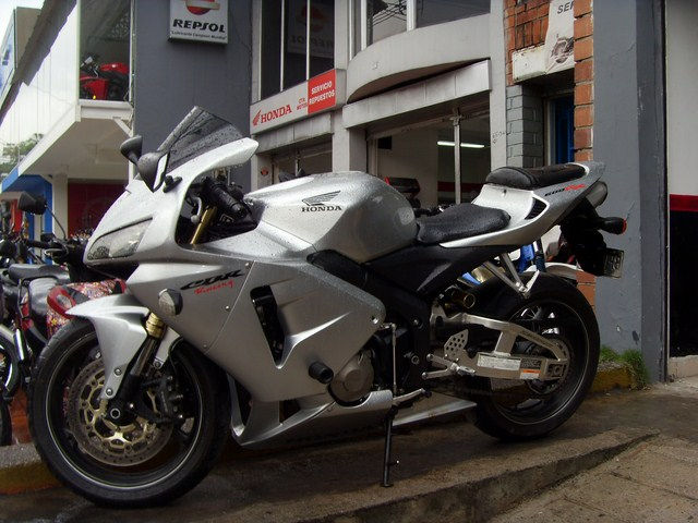 HONDA CBR 600 GRIS 2006