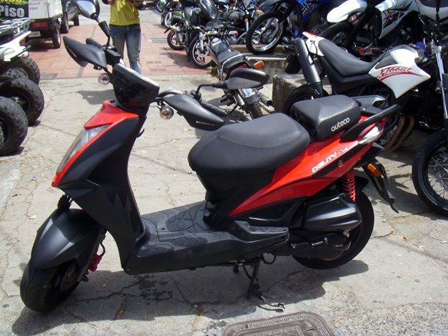 KYMCO AGILITY RS NAKED ROJA 2011