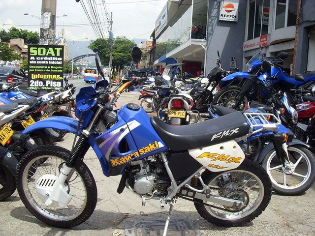 KAWASAKI KMX AZUL 2000.