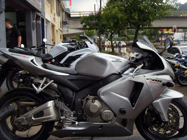 HONDA CBR 600 GRIS 2006