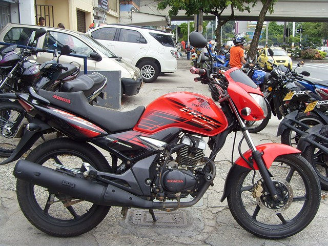 HONDA CBF150 ROJA 2010