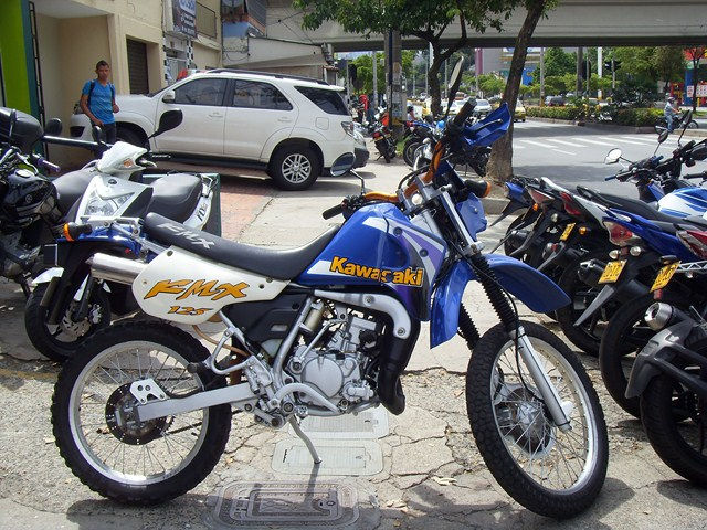 KAWASAKI KMX AZUL 2000