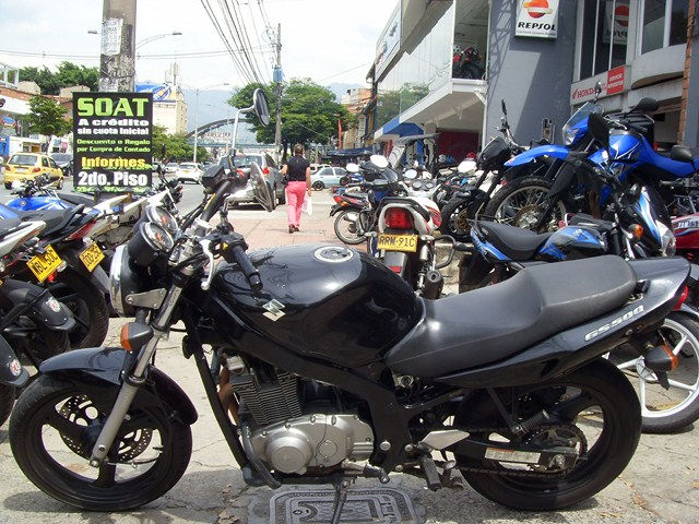 SUZUKI GS 500 NEGRA 2006