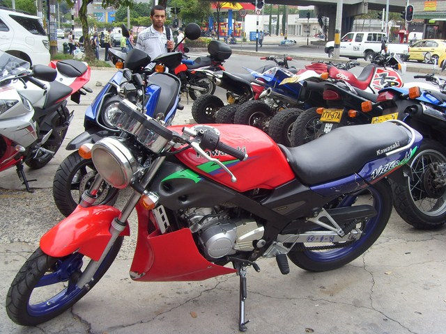 KAWASAKI VICTOR 2000