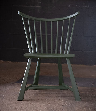 Front of spindle back windsor chair