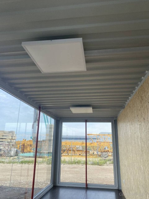 Miniaturbild: 20 Fuß langer, verglaster Ausstellungscontainer – 15 m² Ausstellungsraummodul