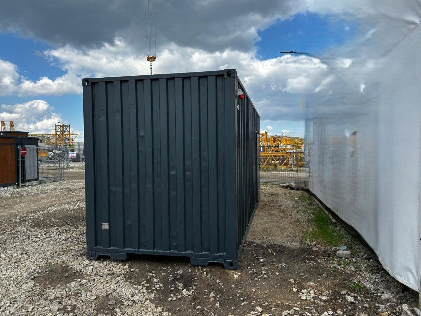 Miniatura: Container/chiosco mobile per catering usato (15 m²)