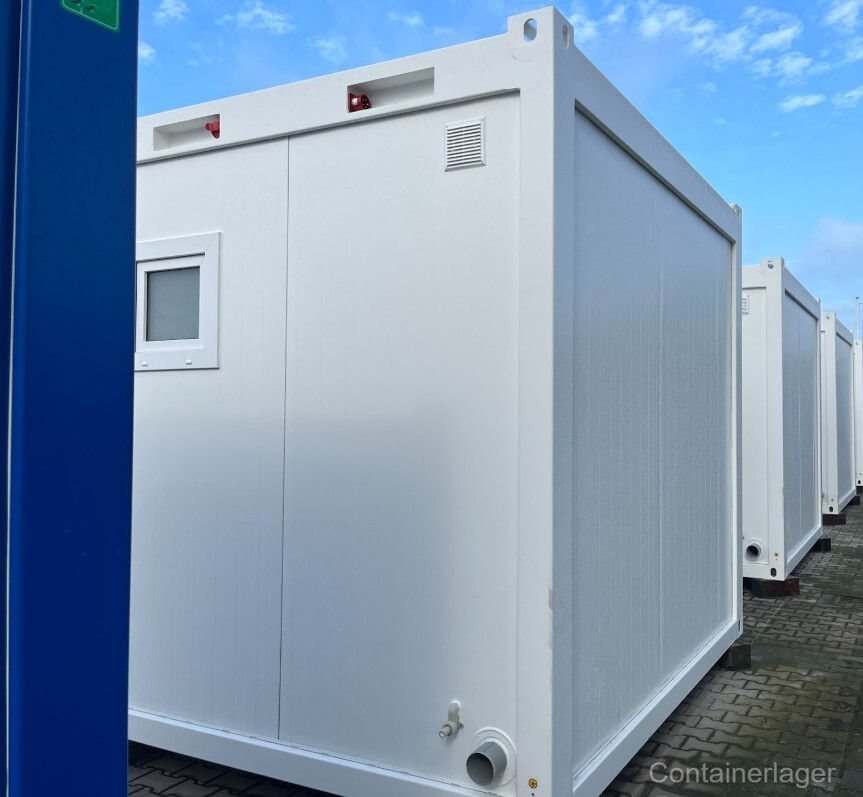 Miniaturebillede: Ny 3x2,5 meter sanitetscontainer – 2 toiletter + 2 urinaler – Udstyret og isoleret