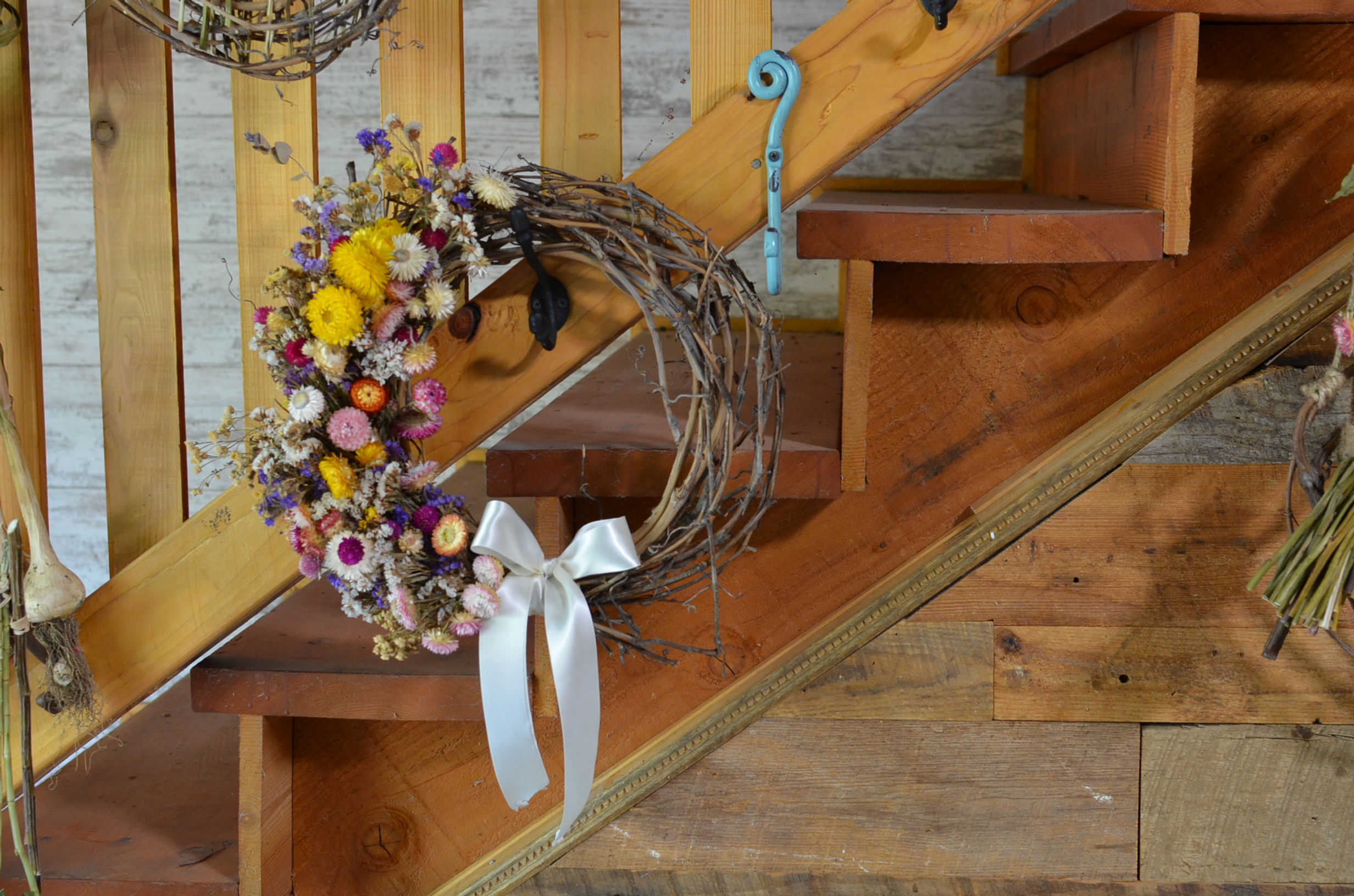 DRIED FLOWER WREATH