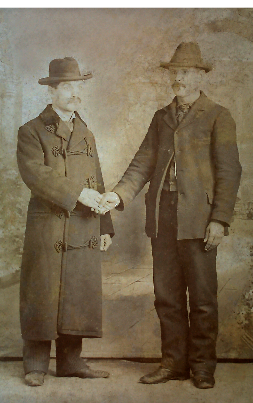Lipp Shank (left) with his brother Mike, photographed in the late 19th or early 20th century.
