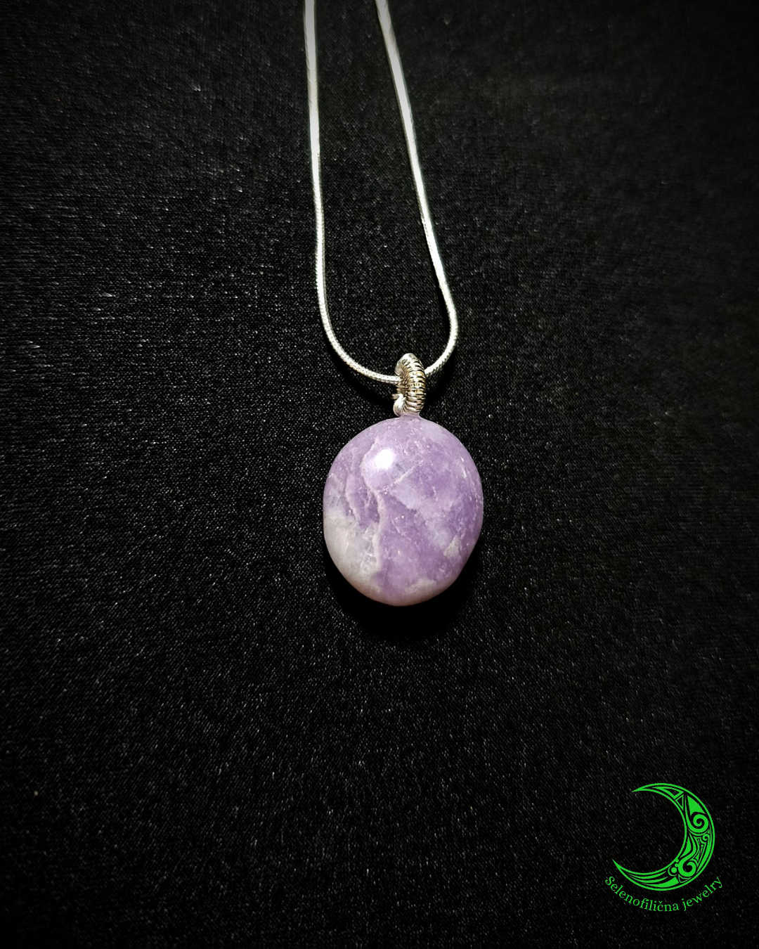 Ogrlica lepidolit kristal privezak