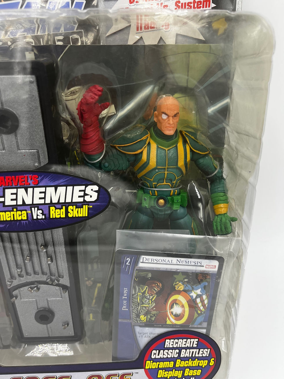Thumbnail: Toybiz Marvel Legends Face-off Arch-Enemies Captain America vs Red Skull