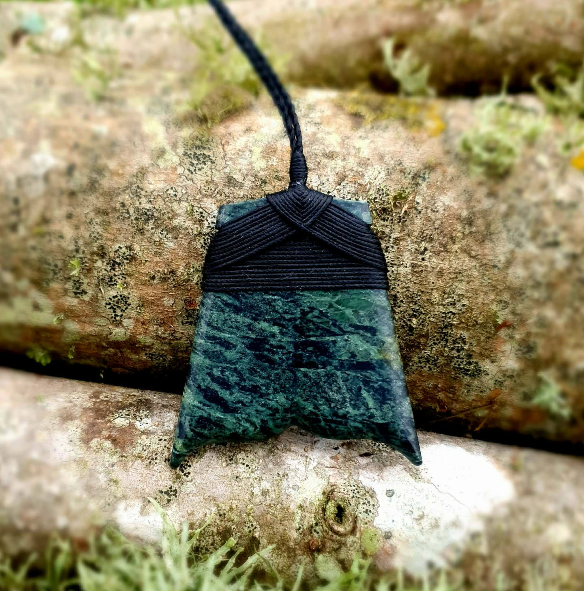 Serpentine Toki-Tail Pendant