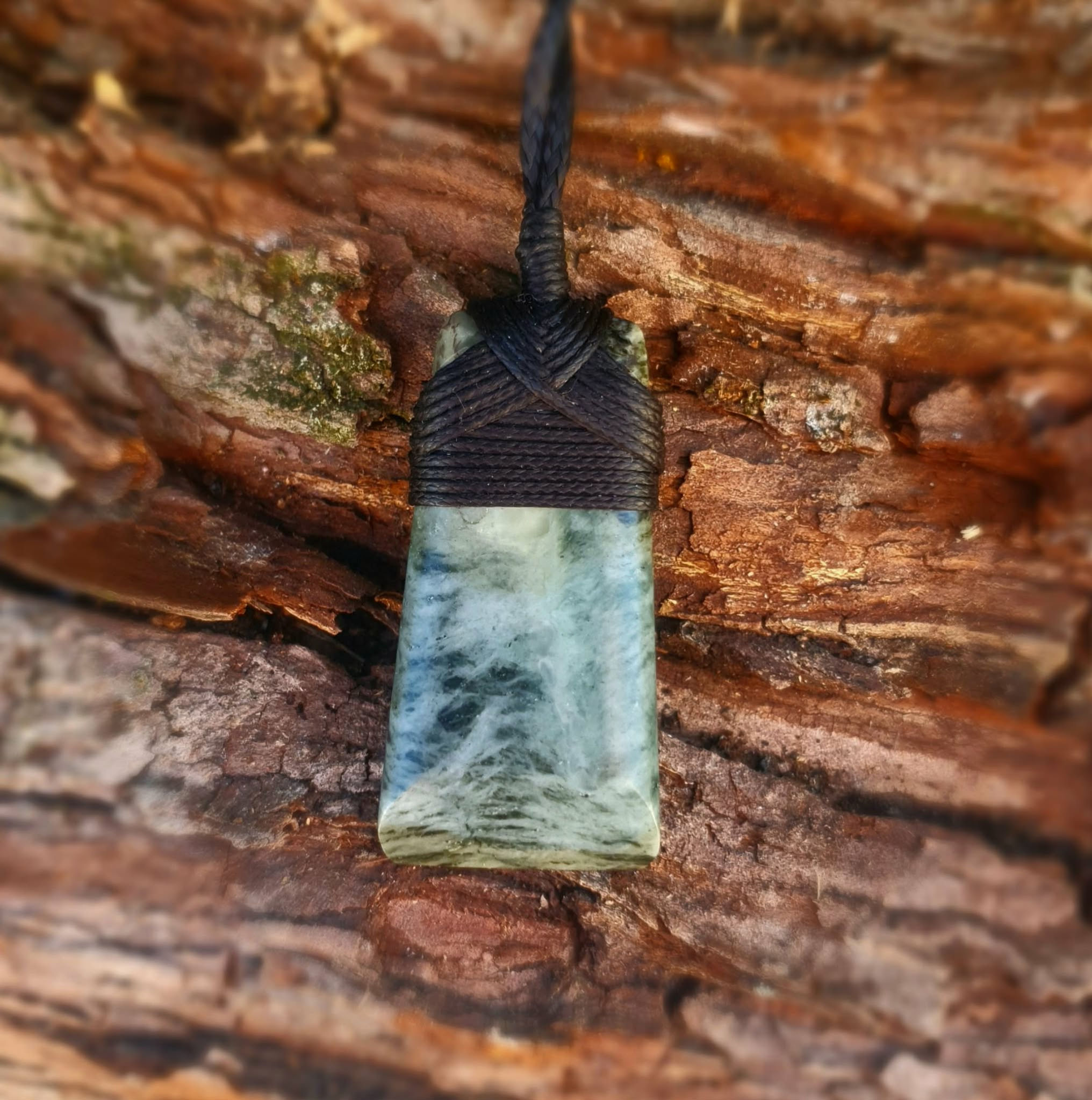 Jade/Serpentine/Diopside Toki (Small)