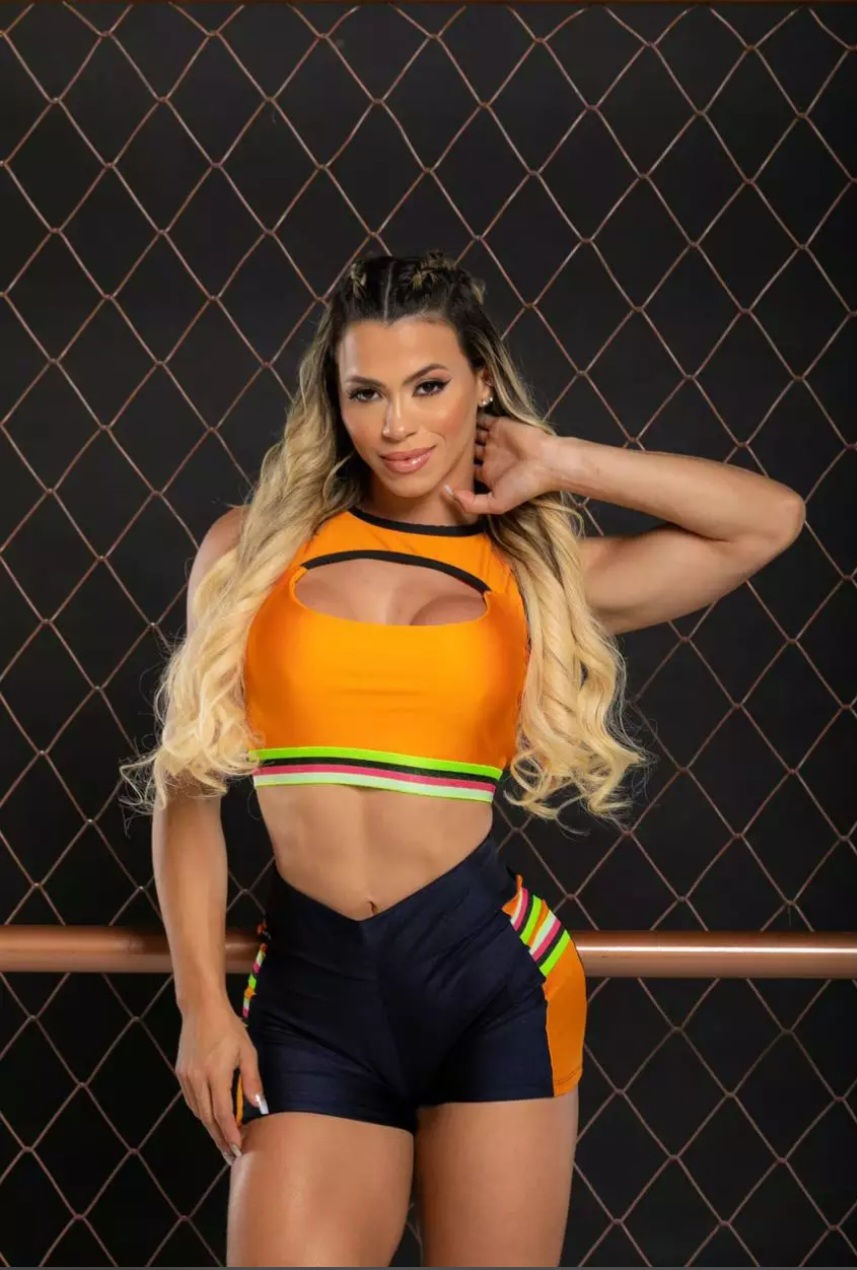 2pcs Workout Set Gym Suit Cut Out Sports Bra view from the front