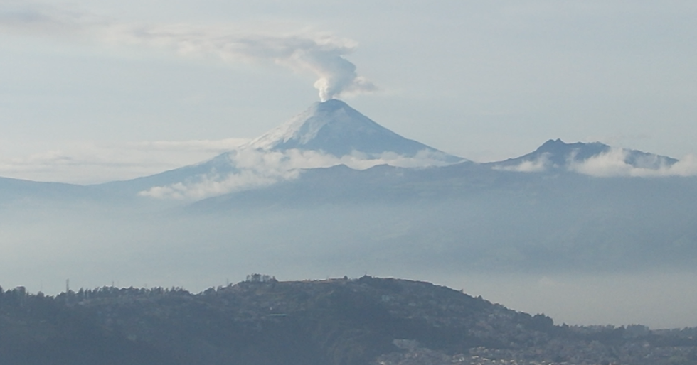 Actividad Volcánica se observó este domingo en el volcán Cotopaxi.
