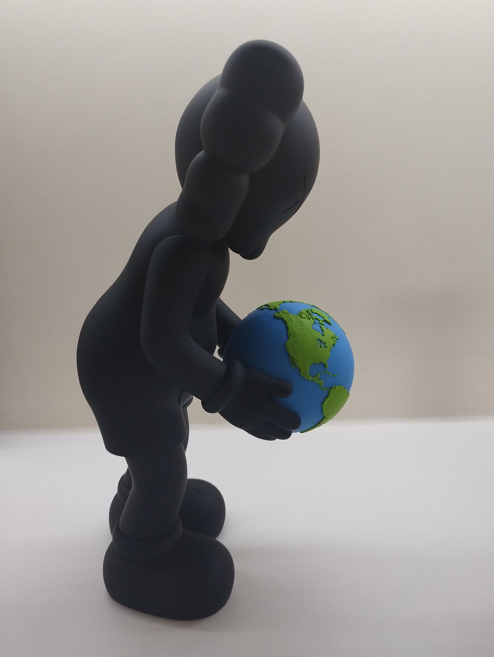 Miniatura: KAWS THE PROMISE - Black 2022