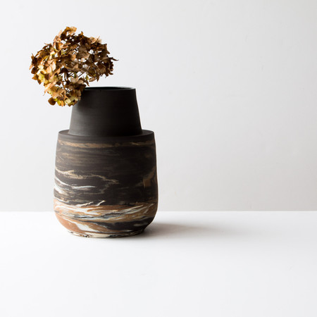 Vase col cheminée foncé