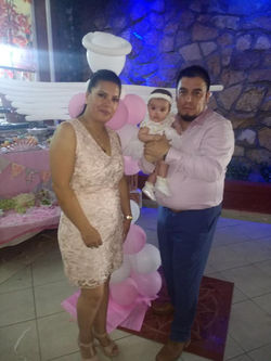 Frida con sus papas