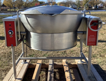 152-0797 Vulcan VGTRS-35 35 Gallon Natural Gas Tilting Kettle