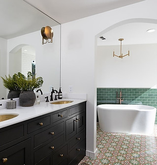 Lake Master Bath.jpeg