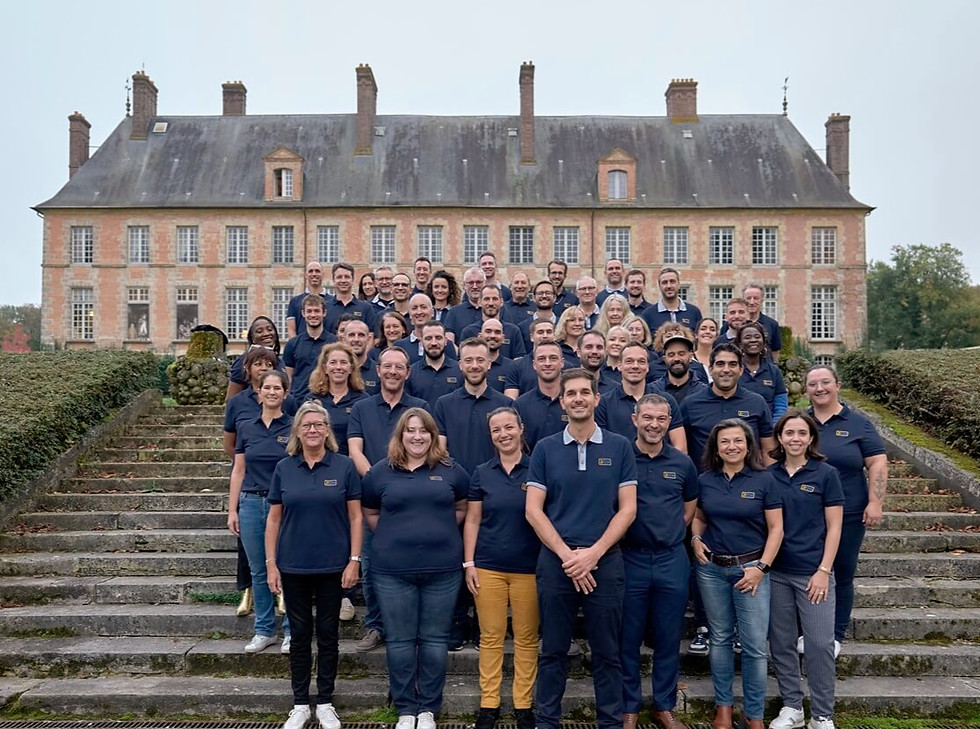 groupe chateau_edited_edited.jpg