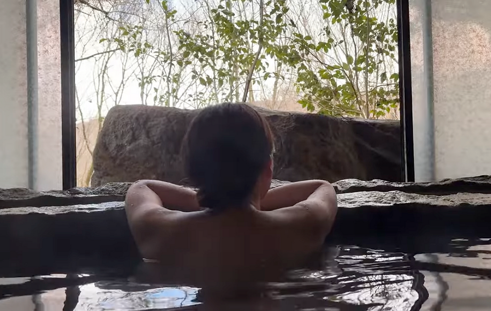 Oita Hot Springs Paradise: Private Cut-Stone Baths, Yufuin’s Floral Village & Beppu’s Hell Tour – A Luxurious 1-2 Day Onsen Adventure
